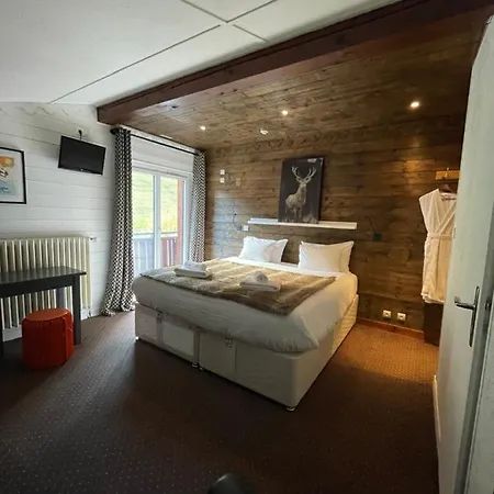 Hotel La Chaumiere 3*