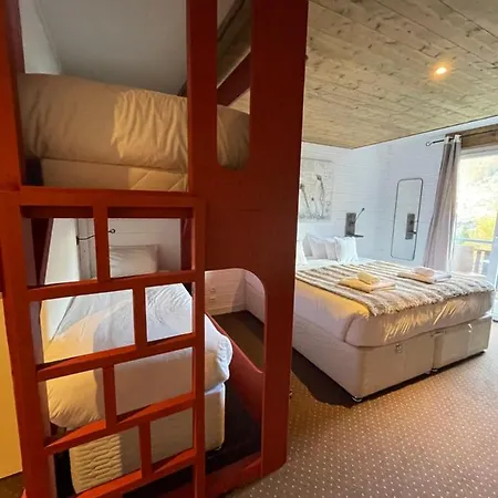 Hotell La Chaumiere 3*