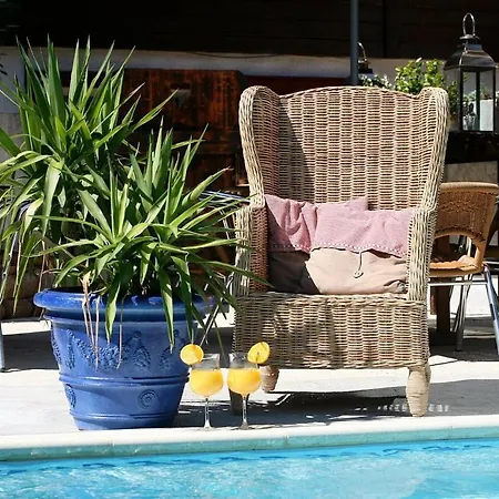 La Chaumiere Hotell 3*