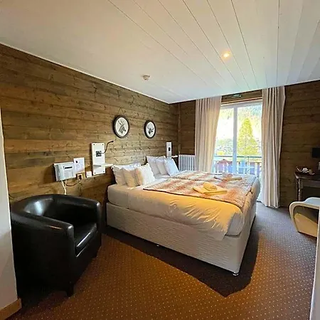 La Chaumiere Hotel